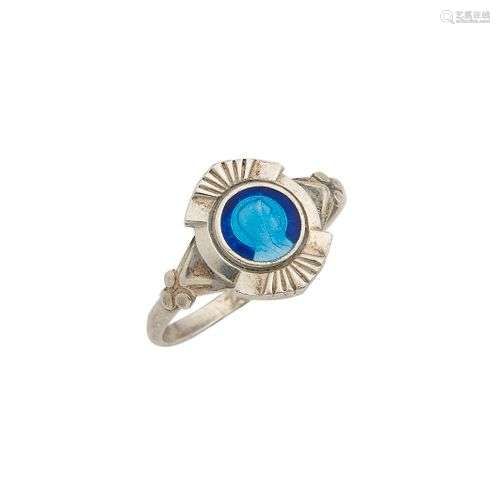 Bague en argent 800/°°, le plateau orné d une Vierge émaillé...