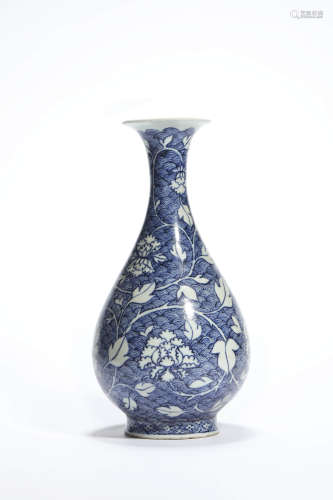 CHINESE BLUE AND WHITE FLORAL VASE