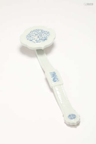 CHINESE BLUE AND WHITE RUYI SCEPTER