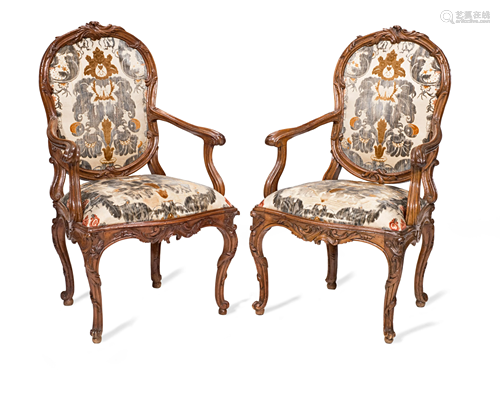 A PAIR OF ITALIAN THIRD QUARTER 18TH CENTURY WALNUT