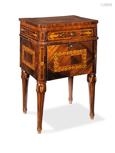 AN ITALIAN LATE 18TH/EARLY 19TH CENTURY KINGWOOD,