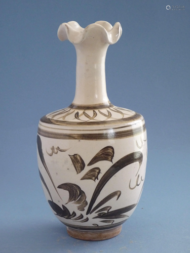 A Song-Style Cizhou 'Floral' Vase