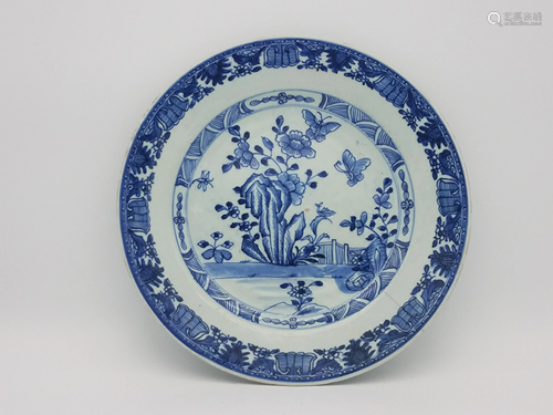 A Blue and White 'Floral' Dish, Qing Dynasty