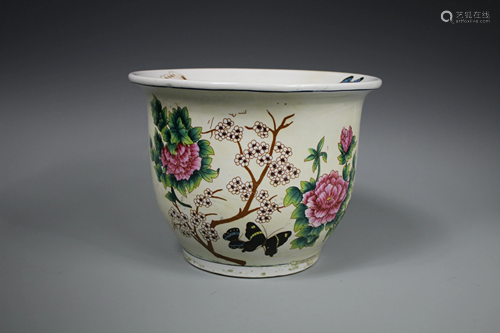 A Famille-Rose Jardiniere, Mid 20th Century