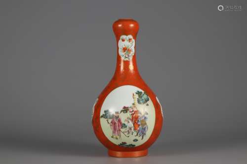 Garlic bottle of the Qing Dynasty pastel painted gold figure...