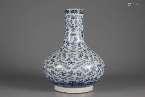 Qing Dynasty blue and white auspicious cloud bat pattern fla...