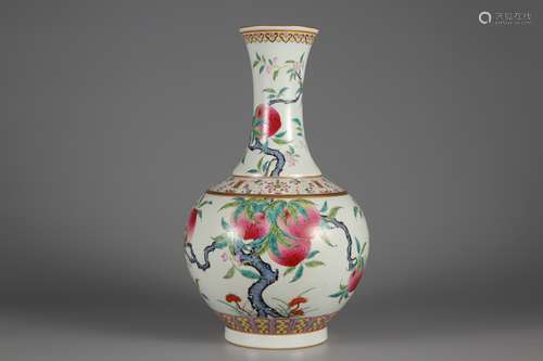 Qing Dynasty pastel gold longevity peach vase