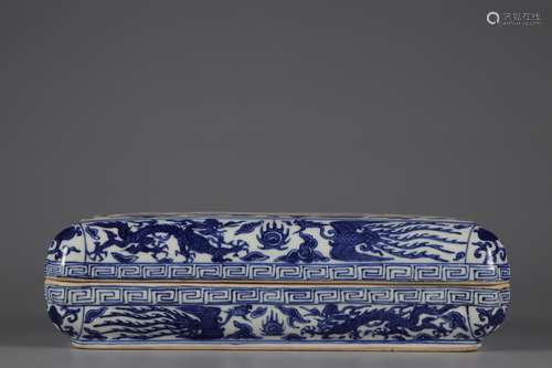 Ming Dynasty blue and white dragon and phoenix pattern box