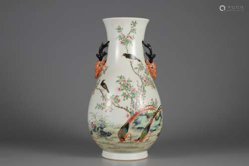 Qing Dynasty pink flower bird pattern double ear bottle