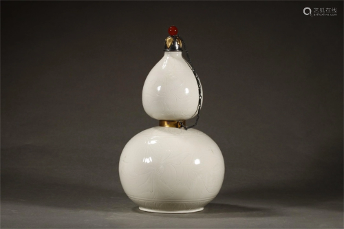 A Chinese Porcelain Vase