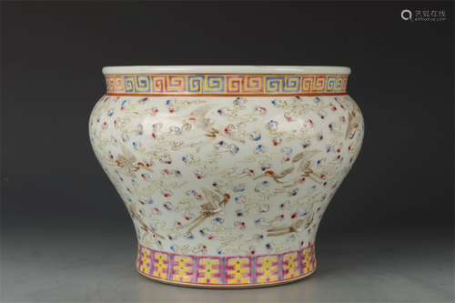 A Chinese Famille-Rose Porcelain Vat