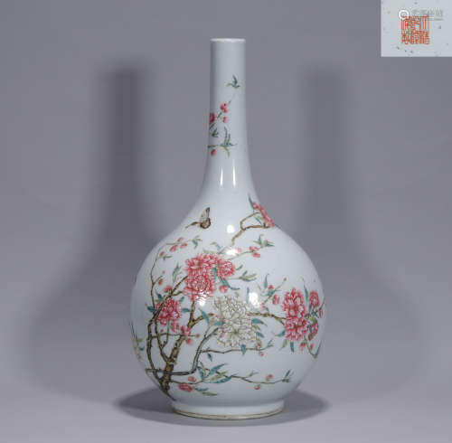 A Famille Rose Bottle Vase Qianlog Period