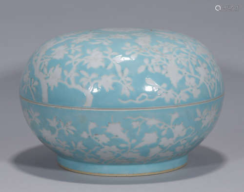 A Blue Glaze Reserve Decorated Box Guangxu Period