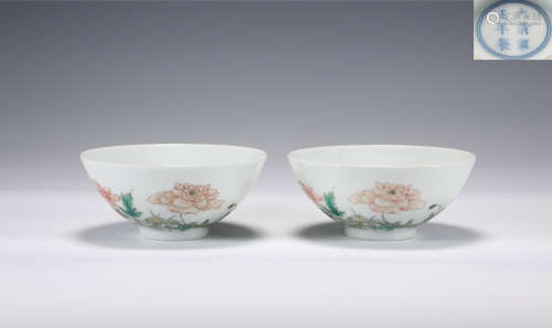 Pair Famille Rose Bowls Yongzheng Period