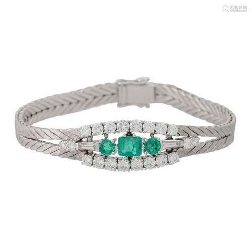 Armband mit Smaragden und Diamanten von zus. ca. 1,5 ct,