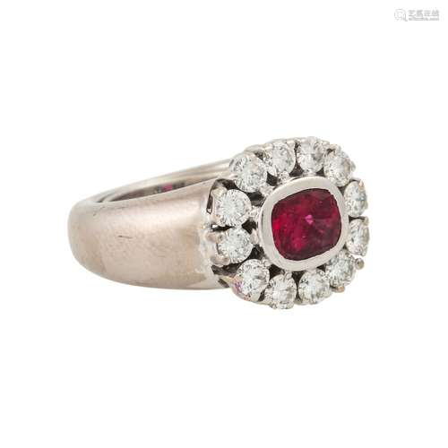 Ring mit Rubin ca. 1,16 ct und 12 Brillanten zus. ca. 1,1 ct...