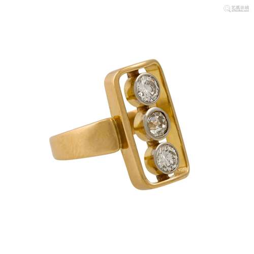 Ring mit 2 Brillanten und 1 Altschliff- Diamant zus. ca. 1,0...