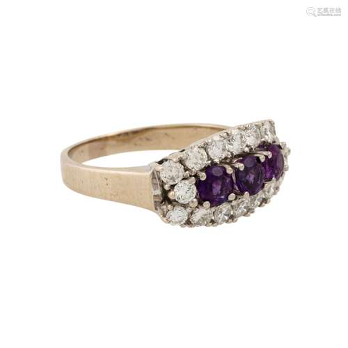 Ring mit 3 Amethysten und 16 Brillanten zus. ca. 1,2 ct,