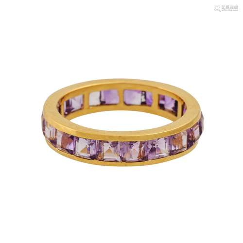 Ring rundum mit Amethystcarrés ausgefasst,