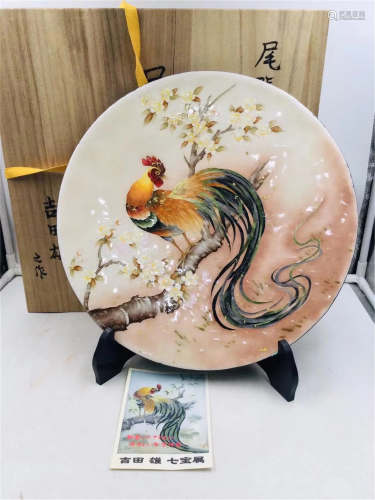A JAPANESE ROOSTER AND FLOWERS DECORATING PLATE