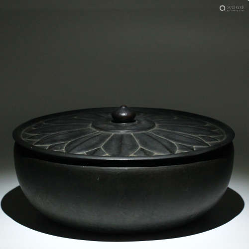 銅製蓮文蓋物鉢