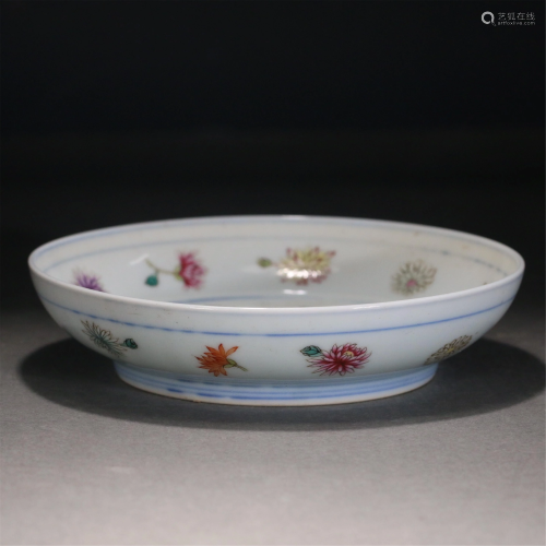 A CHINESE GUAN TYPE FAMILLE ROSE FLOWERS PORCELAIN