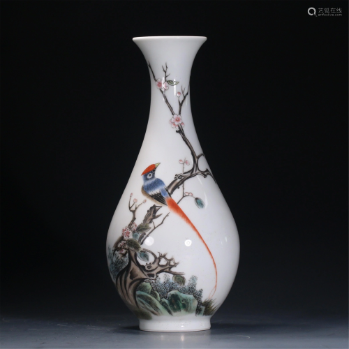 A CHINESE FAMILLE ROSE FLOWER-AND-BIRD PORCELAIN VASE