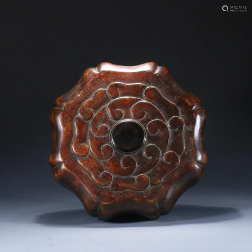 A CHINESE CHENXIANG WOOD FLOWER SHAPE BOX AND C…