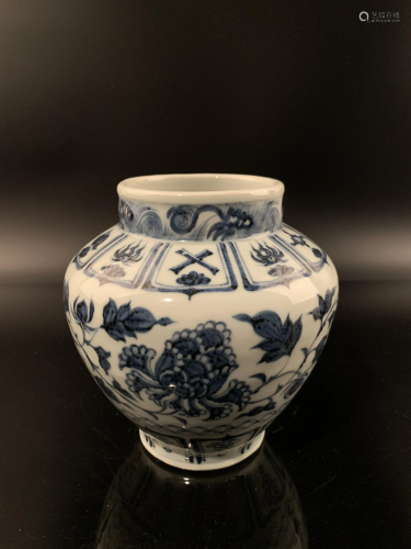 Chinese Blue and White Porcelain Flower Jar