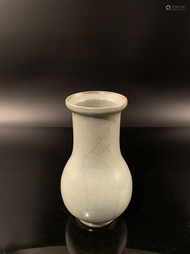 Chinese Guan Type Porcelain Vase