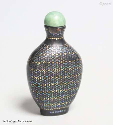 A Chinese 19th century Lac Burgaute snuff bottle