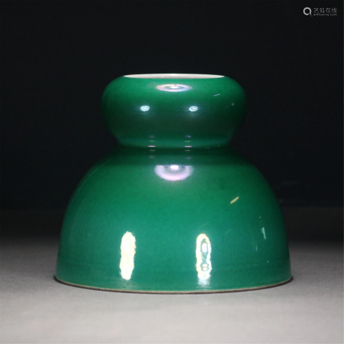 A CHINESE GREEN GLAZED PORCELAIN DECORATION