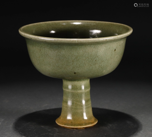 A CHINESE LONGQUAN TYPE INCISED DRAGON STEM BOWL