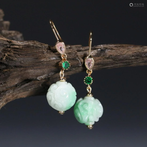 A PAIR OF CHINESE JADEITE EAR DROPS