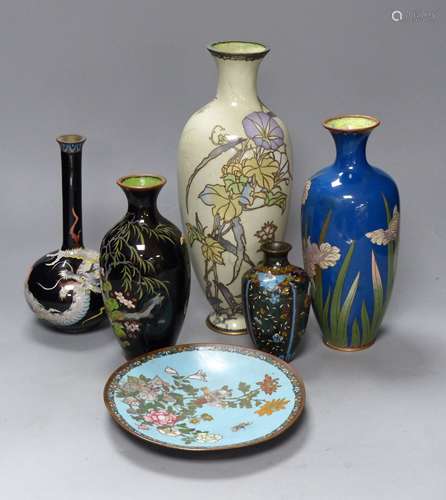 Five Japanese cloisonné vases and a dish, Meiji peiod, talle...