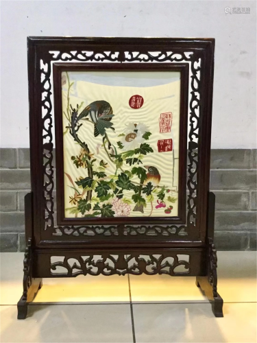 A FLOWER-BIRD EMBROIDERY AND HARDWOOD TABLE SCREEN