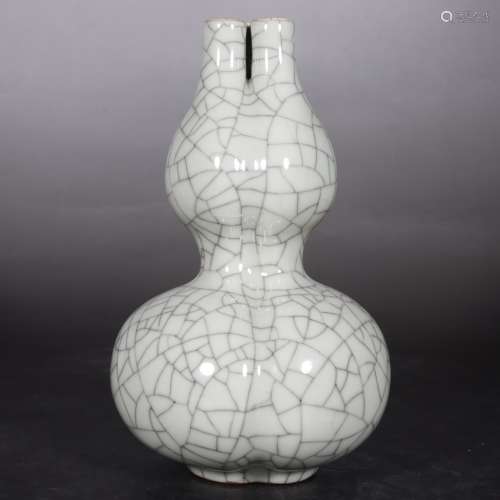 Chinese Qing Dynasty Qianlong Ge Kiln Porcelain Gourd Bottle