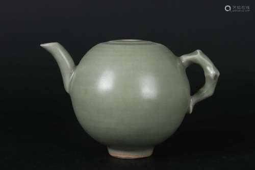 Chinese Green Glazed Porcelain Pot