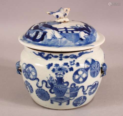 A 19TH CENTURY CHINESE BLUE& WHITE PORCELAIN JAR & COVER - D...