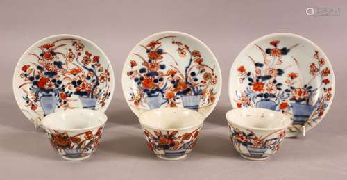 A MIXED LOT OF THREE CHINESE IMARI TEA BOWLS & SAUCERS - Eac...