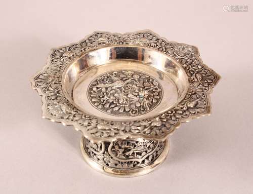 A 19TH CENTURY CHINESE SILVER STEM DISH - Decorated with rel...