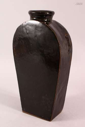 A CHINESE BLACK PORCELAIN VASE, 34.5cm.