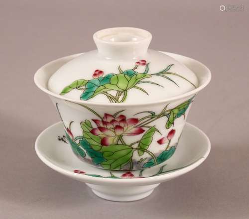 A 20TH CENTURY CHINESE FAMILLE ROSE PORCELAIN BOWL, COVER & ...