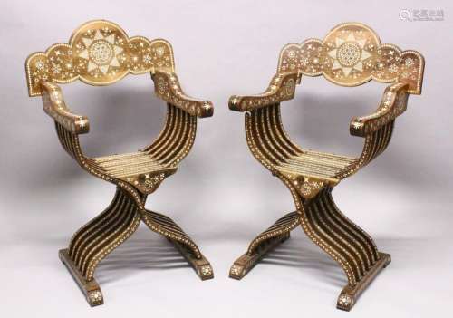 A FINE QUALITY PAIR OF 19TH CENTURY HISPANO MORESQUE CARVED ...