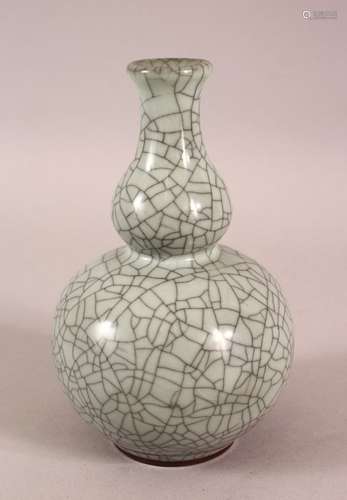 A SMALL 20TH CENTURY CHINESE CRACKLE GLAZED PORCELAIN DOUBLE...