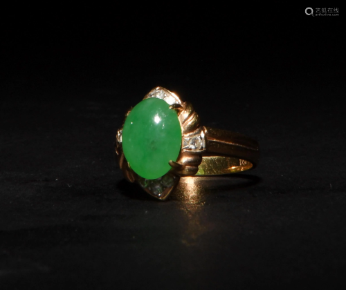 Chinese 18k Gold Ring with Jadeite and Diamonds