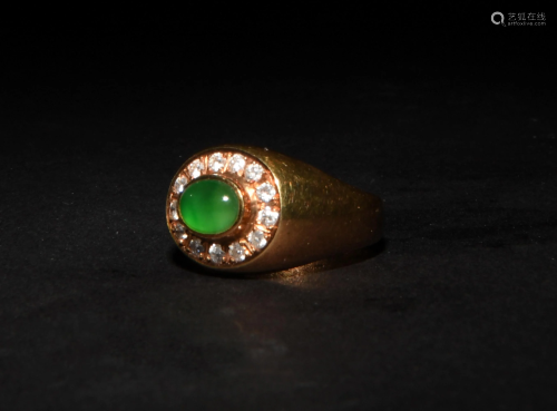 Chinese 18k gold Ring with Jadeite and Diamonds