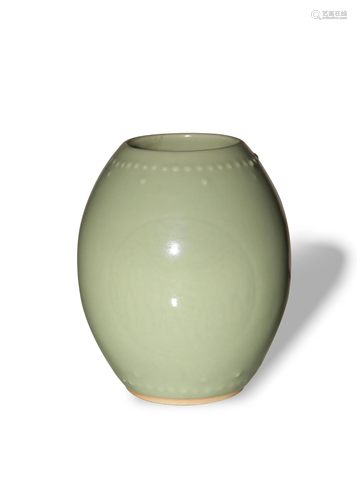 Chinese Celadon Glazed Vase, Republic