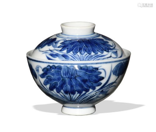 Chinese Blue and White Covered Bowl, Early 19th Century