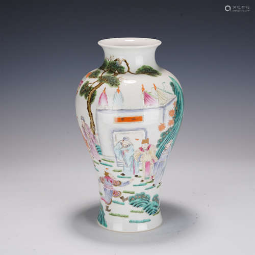 A FAMILLE ROSE BALUSTER VASE